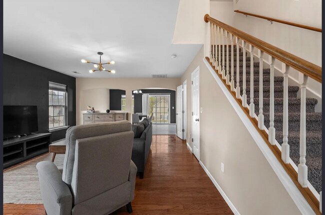 Photo - 100 Maximus Dr