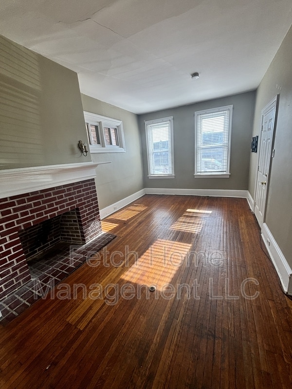 Photo - 643 W Orange St