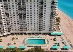 Building Photo - 3725 S Ocean Dr Unit 1022 Rental