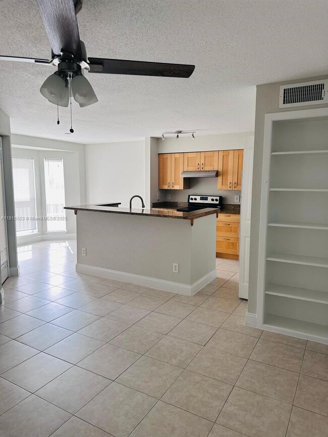 Building Photo - 777 Riverside Dr Unit 1526 Rental