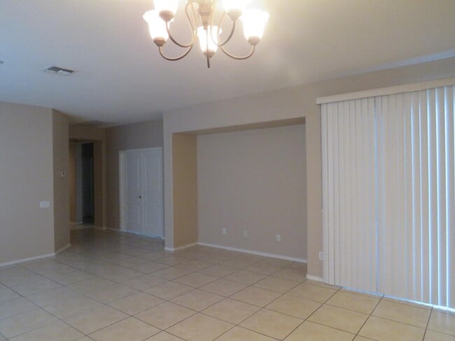 Photo - 336 N 77th Pl