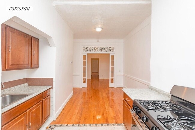 Building Photo - 300 Stanhope St