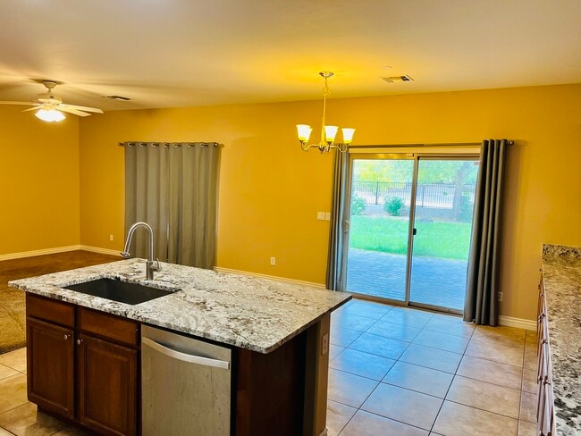 Photo - 1326 E Macaw Dr