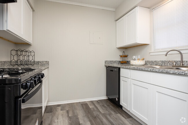 1BR,1BA-860SFT