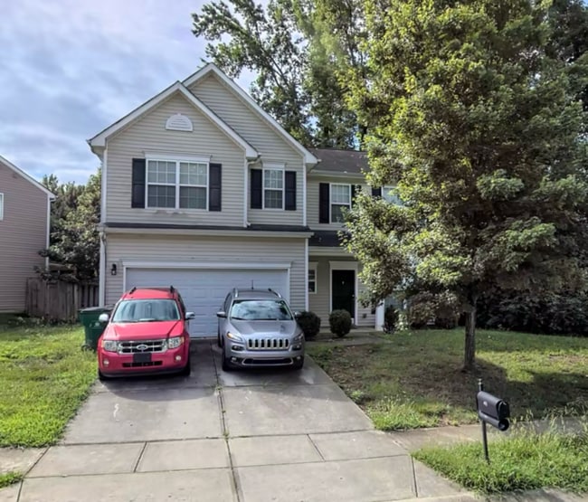 Updated 3 Beds 2.5 Baths Home in Farm Pond - Updated 3 Beds 2.5 Baths Home in Farm Pond