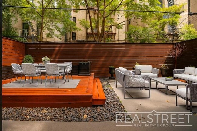 Photo - Brand New 1 Bed w Full Kitchen Amenities i... Unidad 2B