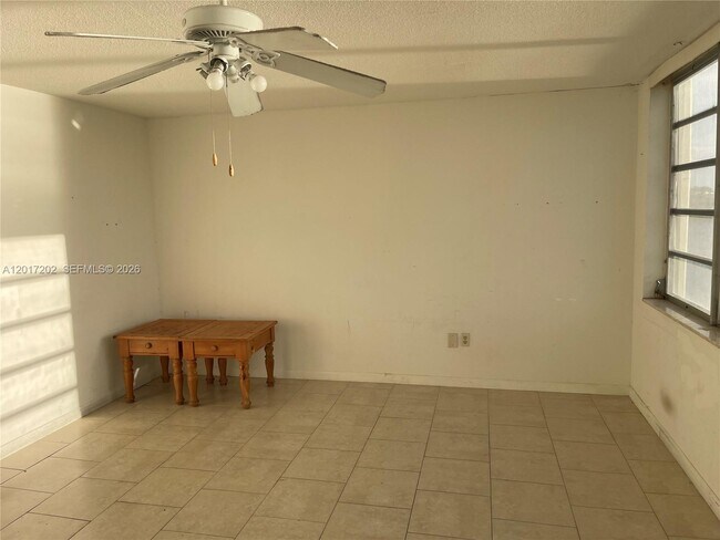 1660 NE 191st St Unit 313-1