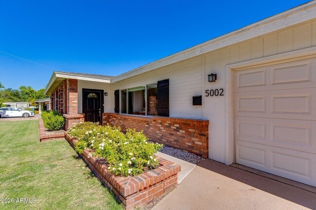 Building Photo - 5002 E Mitchell Dr