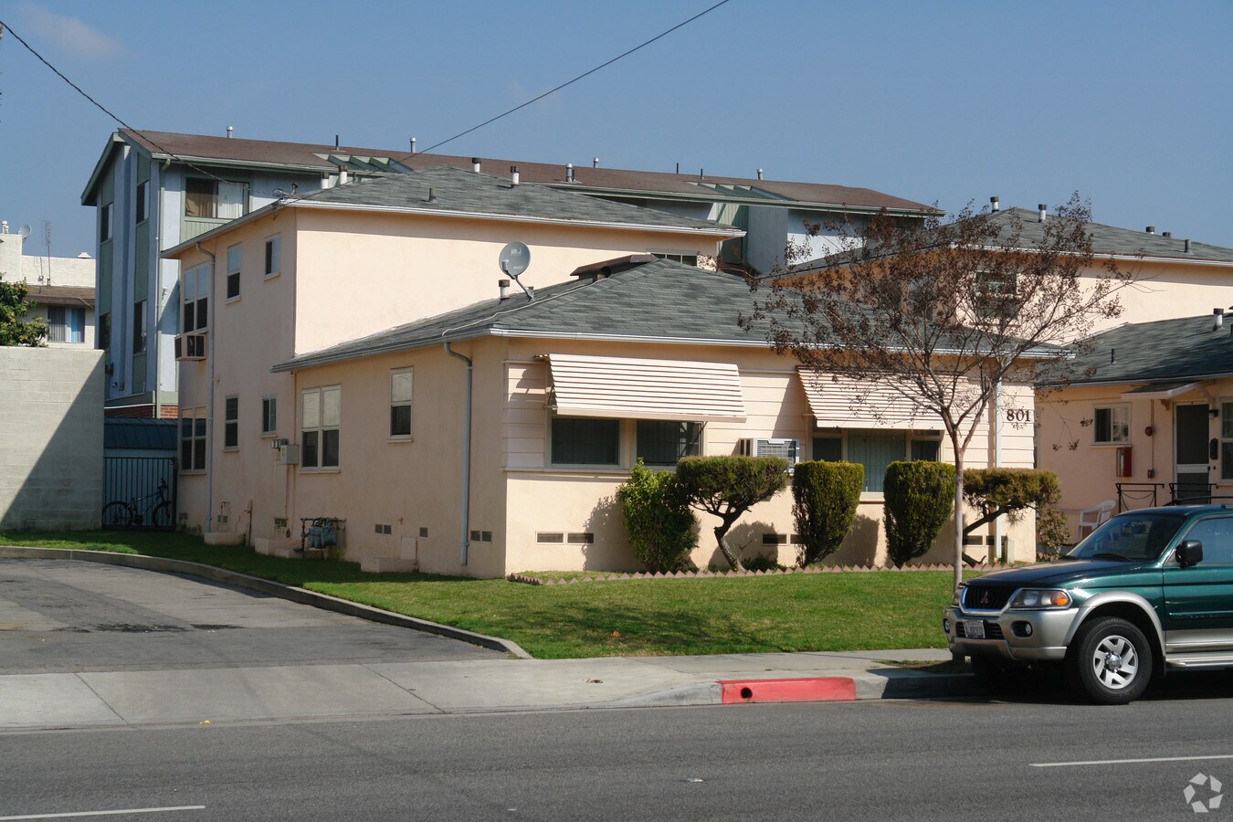 Photo - 801 E Chevy Chase Dr