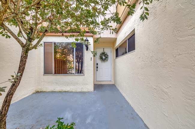 Photo - 881 NW 81st Way