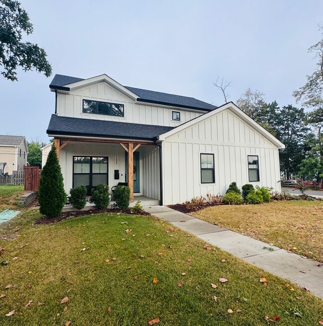 Building Photo - 1235 Folger Ave Rental