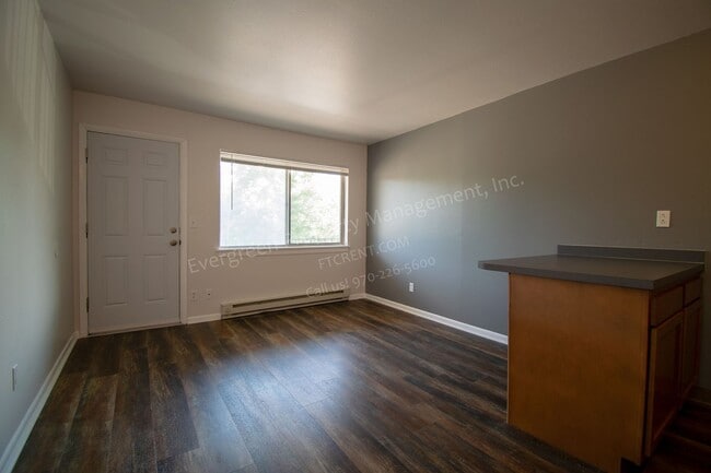 Photo - 2008 W Plum St Unidad 2A