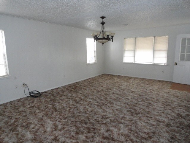 Photo - 301 N C St