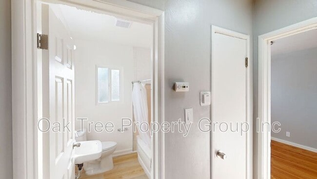 Photo - 22815 Grand St