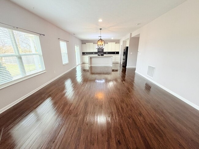 Photo - 1618 Woodside Cir