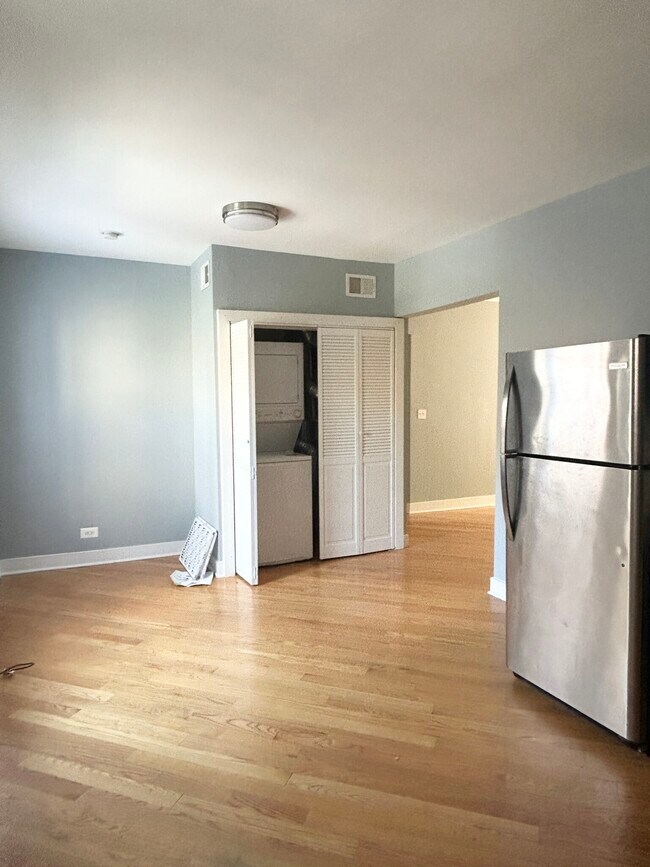 Photo - 1644 W Pratt Blvd Unit 2E