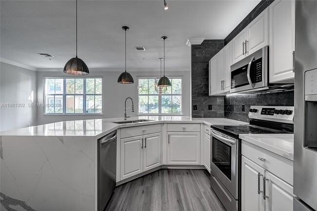 Building Photo - 4700 SW 160th Ave Unit 415