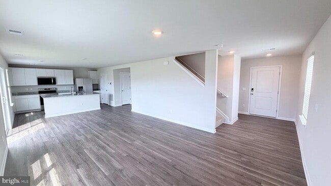 Photo - 107 Dinges St