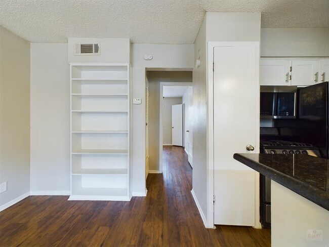 Photo - 2401 Manor Rd Unit 125