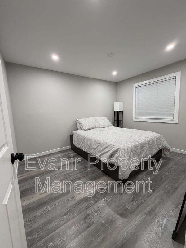 Photo - 11884 Hamden Dr