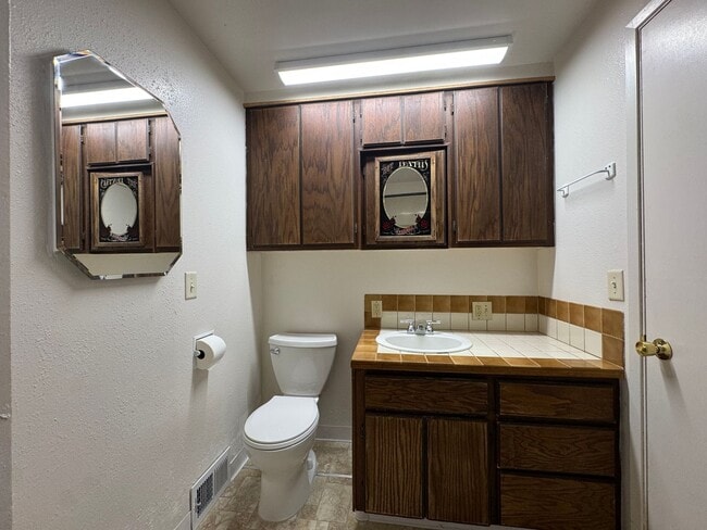 Photo - Large, fenced, sunny yard. 3/1.5 in Azalea Hill location in McKinleyville