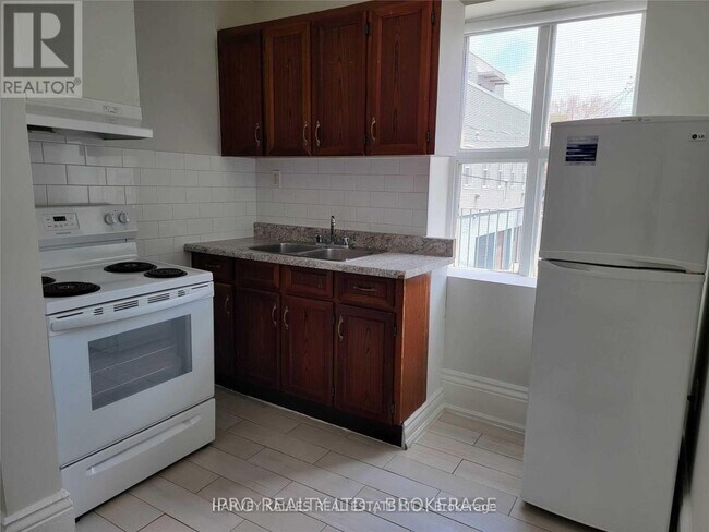 Photo - 757 Dovercourt Rd Unité G