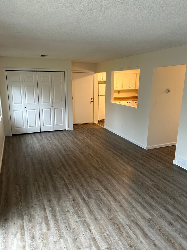 Living room - 16075 Joplin Ave