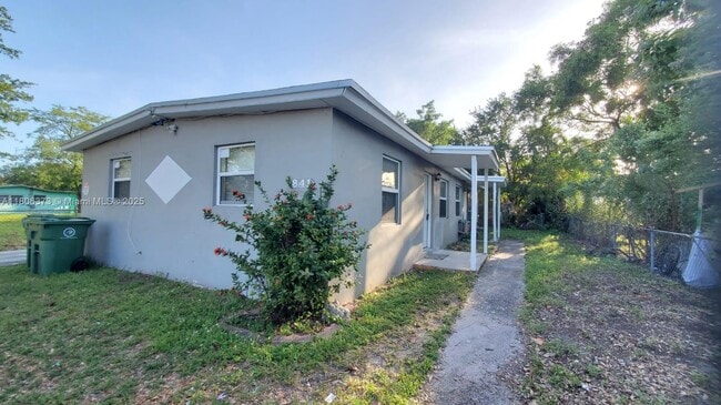 Photo - 841 NW 12th Ave Apartment Unit 1