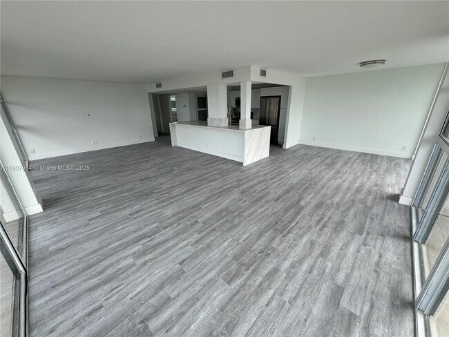 Photo - 200 Leslie Dr Unit 631