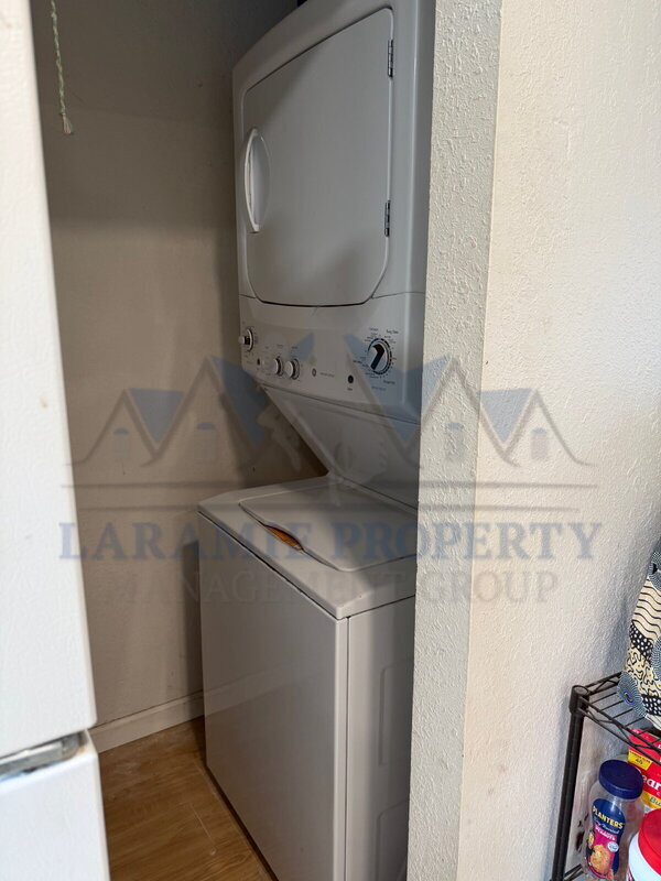 Photo - 569 N 13th St