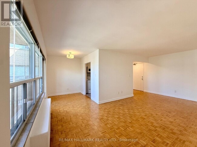 Photo - 30 Upper Canada Dr Unit 301