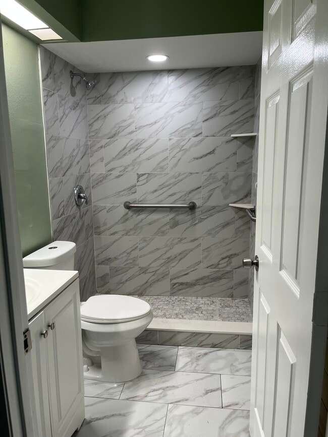 Photo - 101 Lake Hunter Dr