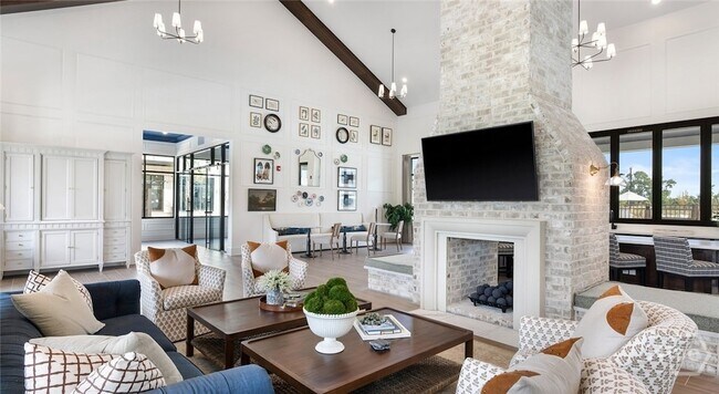 Photo - 100 Ronda St Unidad C1