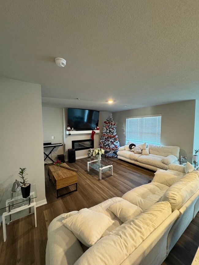 Photo - 1603 NE Crossing Oaks Ln