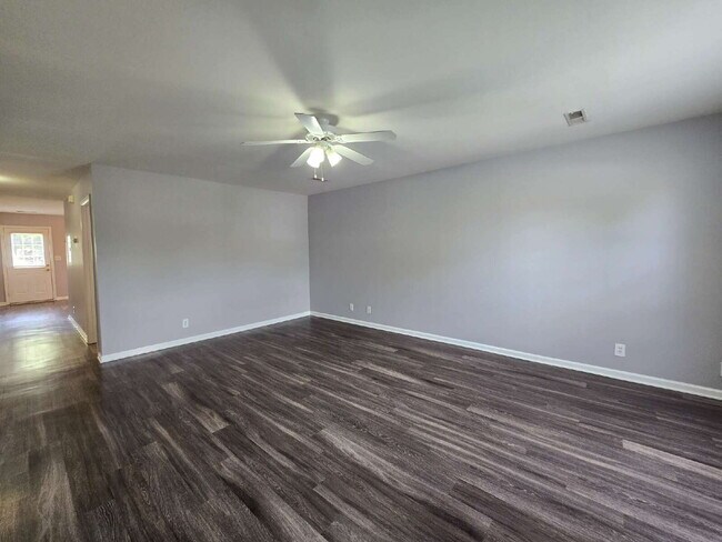 Photo - 257 Executive Ave