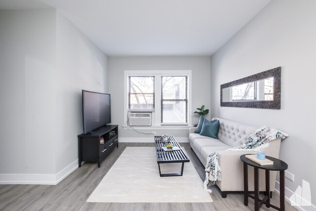 Photo - 711 W Brompton Ave Unit 1BED