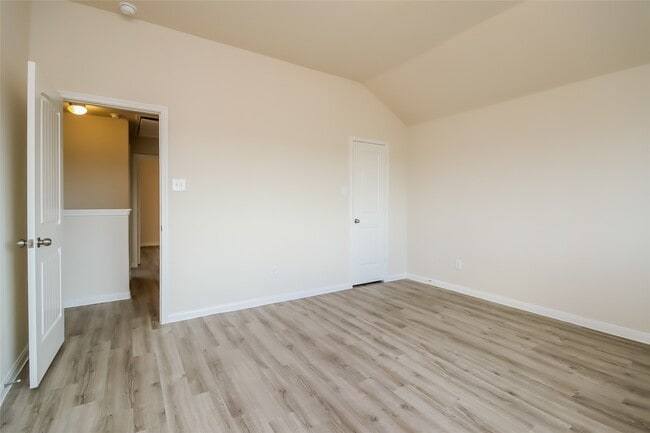 Building Photo - 4235 Silver Ranch Rd