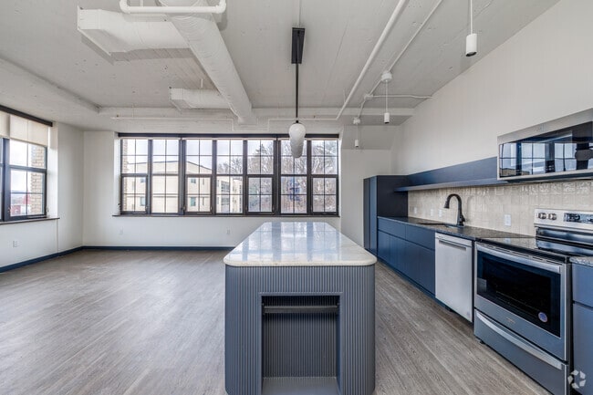 2BR, 1BA - 1,140SF