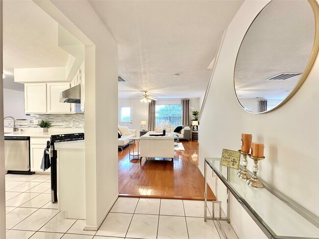 Photo - 8223 Golf Green Cir