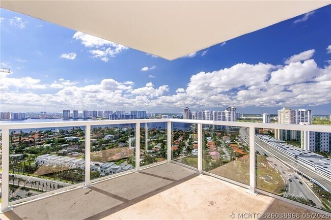 19111 Collins Ave