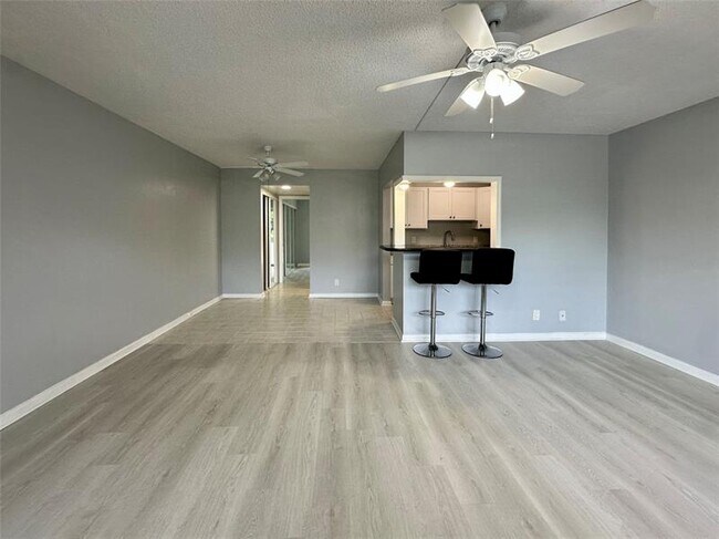 Photo - 254 Newport P Unidad 254