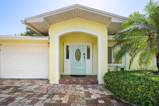 671 Lindell Blvd