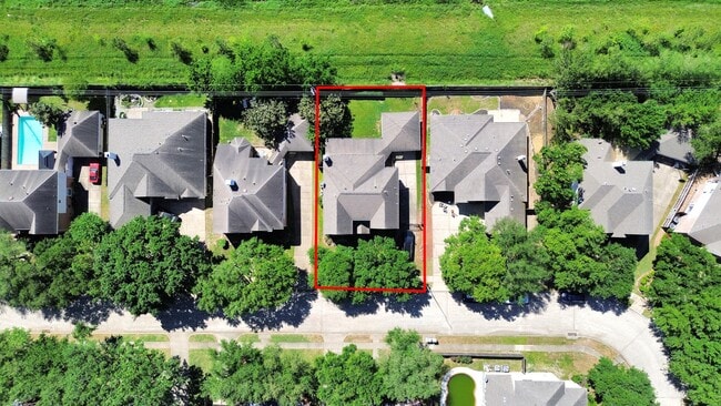 Building Photo - 3210 Shadowwalk Dr