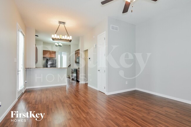 Photo - 3455 Hiram St