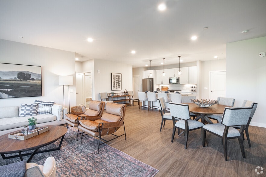 2 BR, 2 BA -
