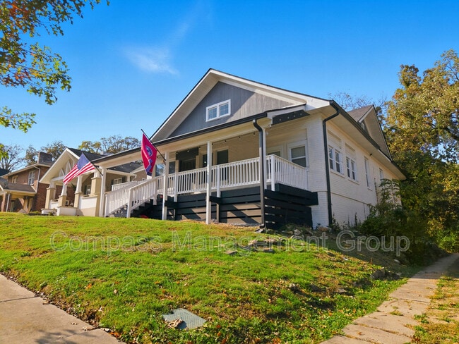 Photo - 3227 E 5th Ave