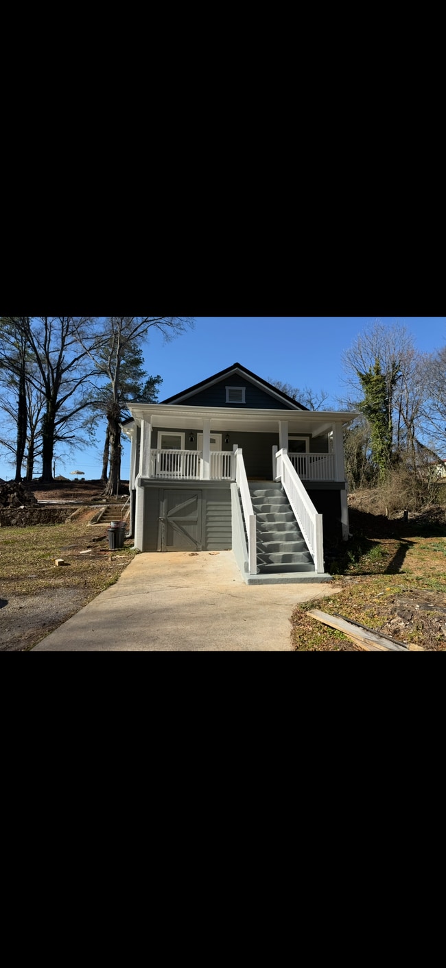 Building Photo - 227 Tolbert St NE