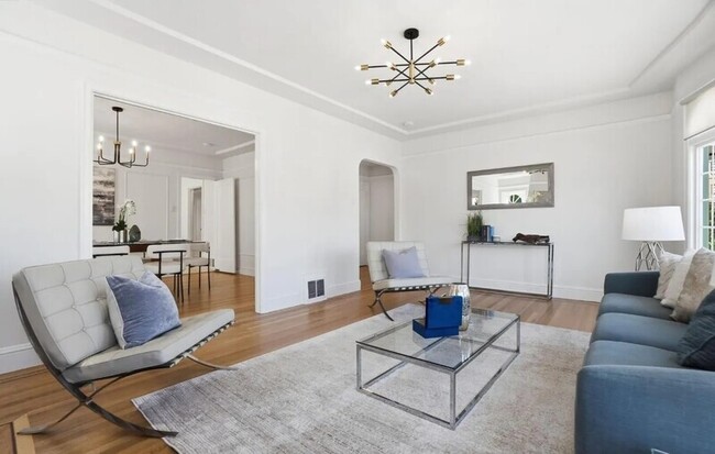 15 Balhi Ct
