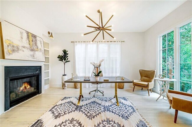 Photo - 538 Park Dr NE