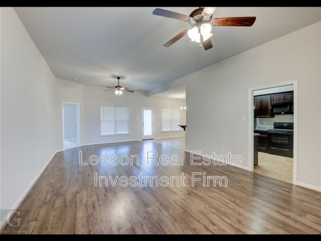 Photo - 652 Riverscape Dr